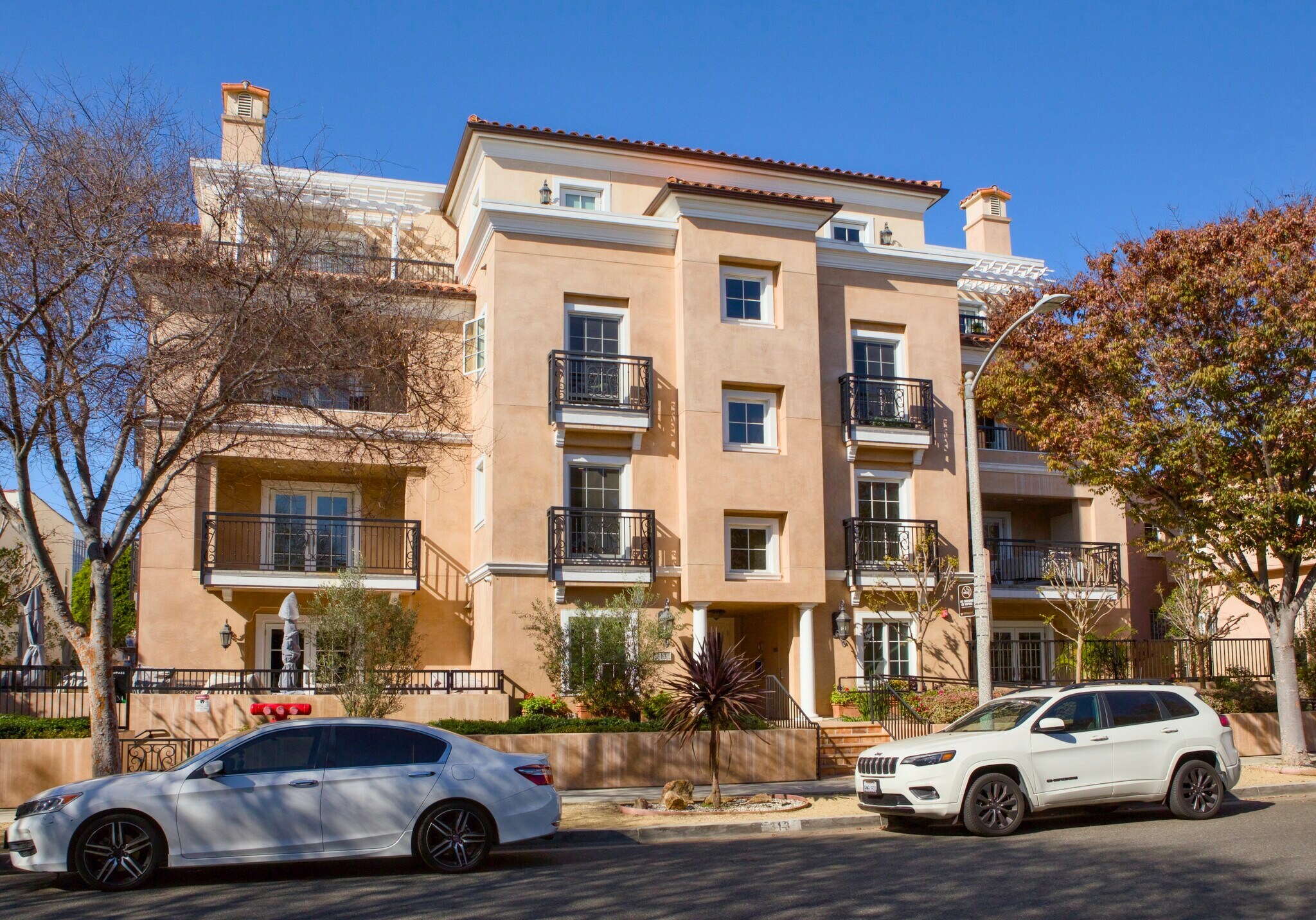 313 S Reeves Dr, Beverly Hills, CA à vendre Photo principale– Image 1 sur 14