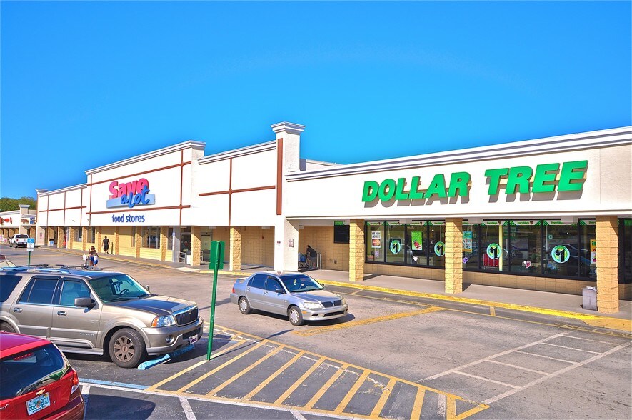 725 Martin Luther King Blvd, Seffner, FL à louer - Photo de l’immeuble – Image 1 sur 2