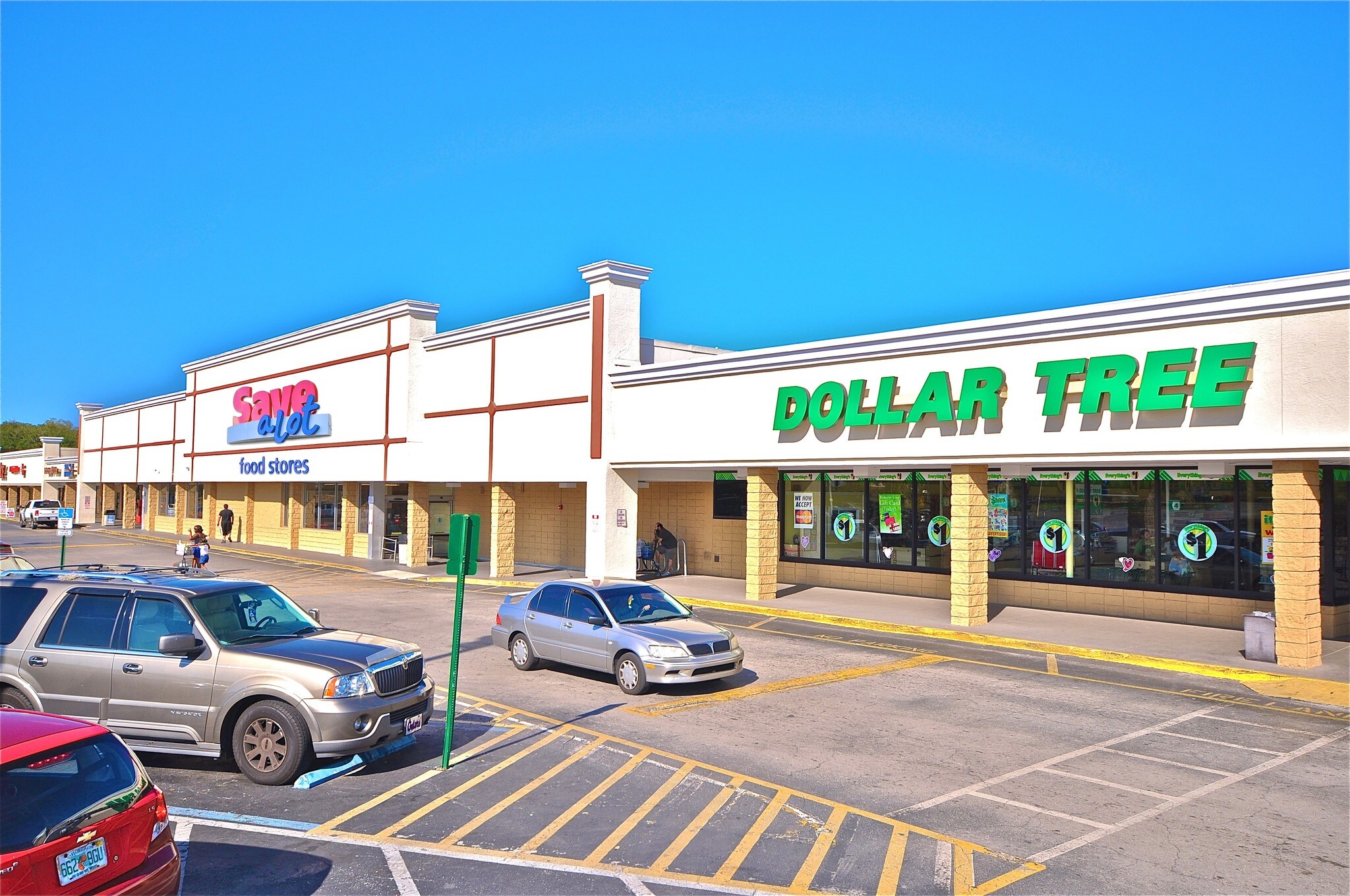 725 Martin Luther King Blvd, Seffner, FL à louer Photo de l’immeuble– Image 1 sur 3
