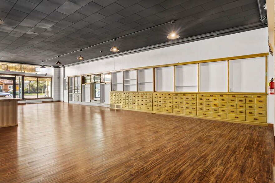 111 E Main St, Laurel, MT à vendre - Photo de l’immeuble – Image 3 sur 8