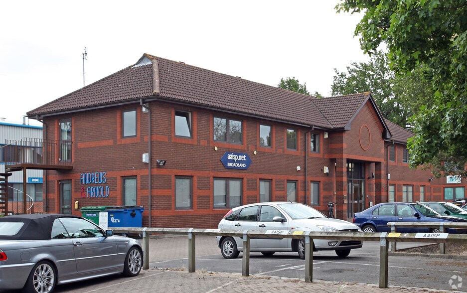 Downmill Rd, Bracknell à vendre - Photo de l’immeuble – Image 1 sur 4