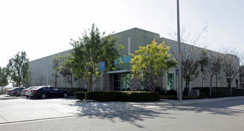 6951 Buckeye St, Chino, CA à louer Photo de l’immeuble– Image 1 sur 3