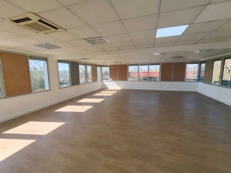 6 Rue René Cassin, Massy à louer - Photo de l’immeuble – Image 3 sur 3