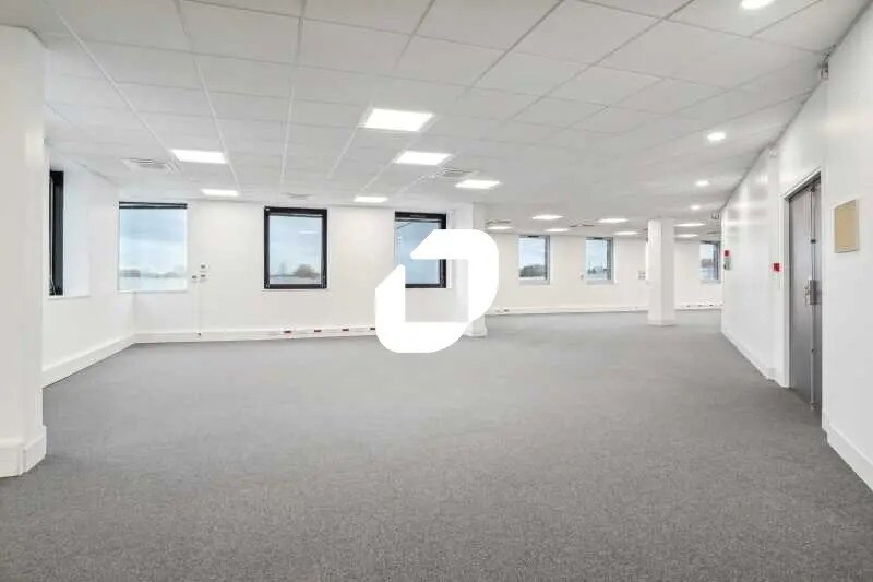 Bureau dans Gennevilliers à louer - Photo de l’immeuble – Image 3 sur 14