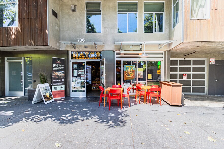 736 Valencia St, San Francisco, CA à vendre - Photo de l’immeuble – Image 2 sur 4