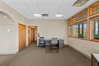 3233 Business Park Dr, Stevens Point, WI à louer Photo intérieure– Image 2 sur 5