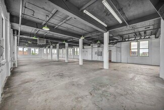 Plus de détails pour 3300-3694 Lakeside Ave E, Cleveland, OH - Bureau, Bureau/Local commercial à louer