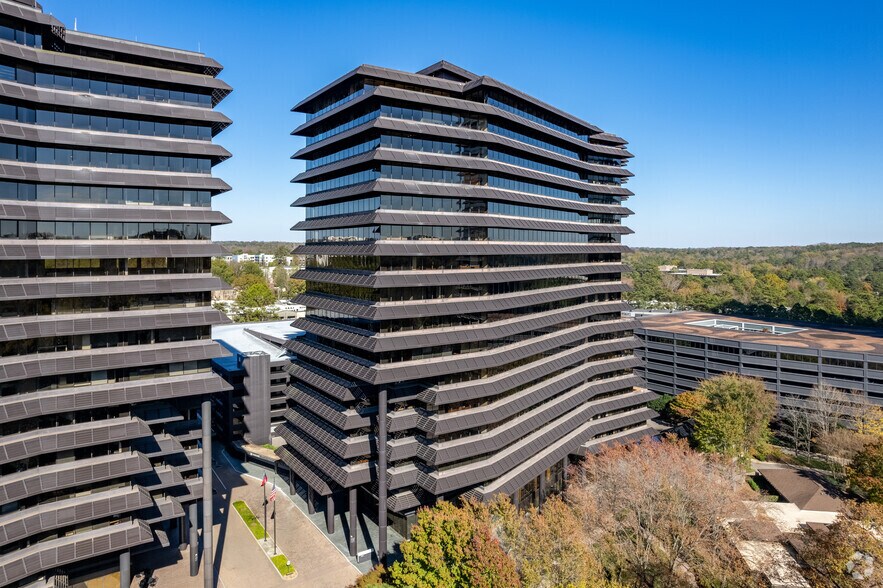 2 Ravinia Dr, Atlanta, GA à louer - Photo de l’immeuble – Image 1 sur 51