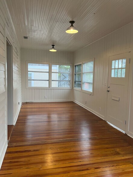372 Ahern St, Atlantic Beach, FL à louer - Photo de l’immeuble – Image 3 sur 16