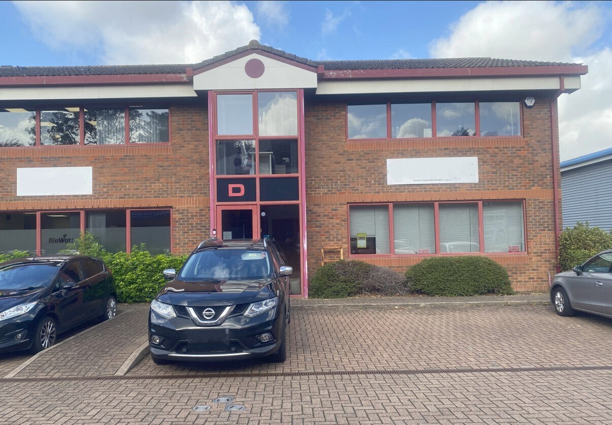 Mile Rd, Bedford à louer Photo de l’immeuble– Image 1 sur 2