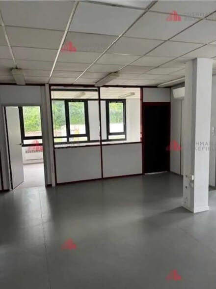 10 D Rue De Franche-Comté, École-Valentin à louer - Photo intérieure – Image 3 sur 7