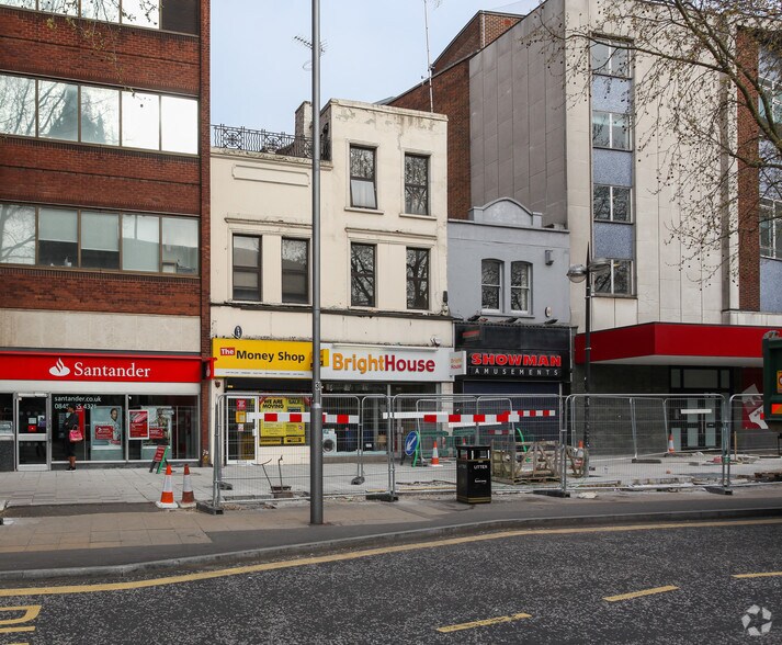 74 Broadway, Londres à vendre - Photo principale – Image 1 sur 2