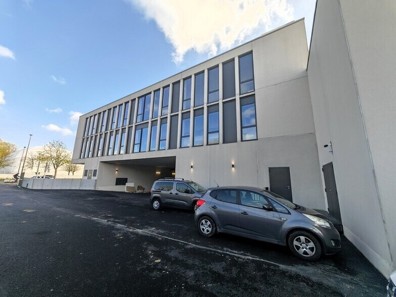 Industriel/Logistique dans Noisy-le-Grand à louer - Photo de l’immeuble – Image 3 sur 13