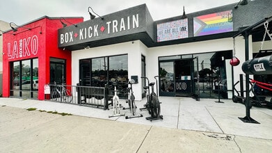 4419-4423 Eagle Rock Blvd, Los Angeles, CA à louer Photo intérieure– Image 2 sur 7