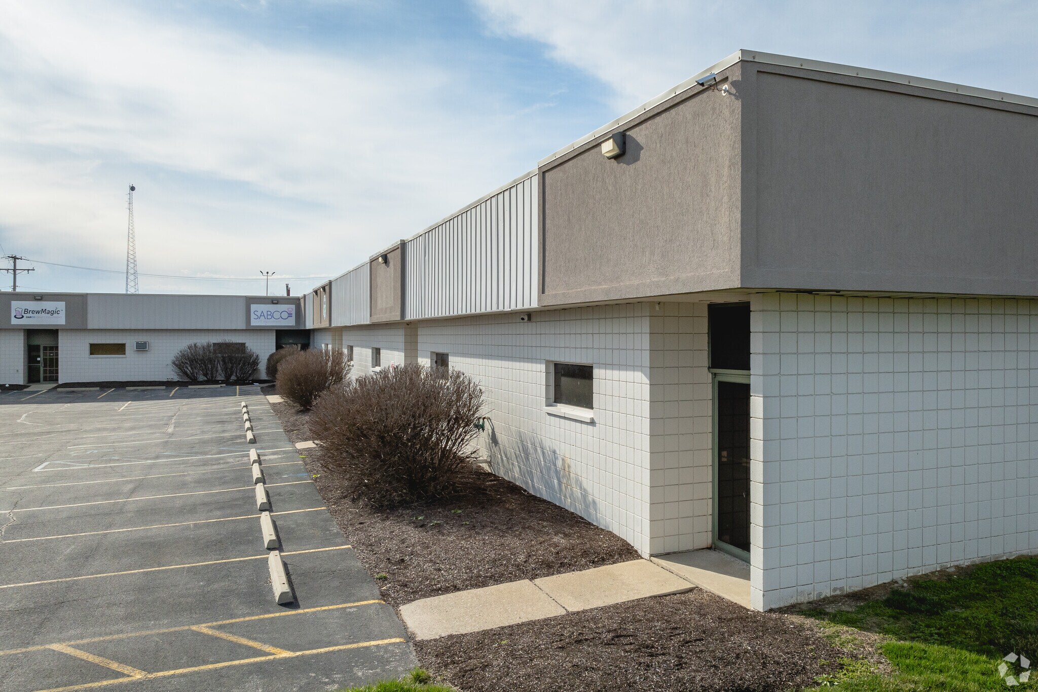 3 Property Flex Industrial Portfolio OH portefeuille de 3 biens à vendre sur LoopNet.fr Photo principale– Image 1 sur 4
