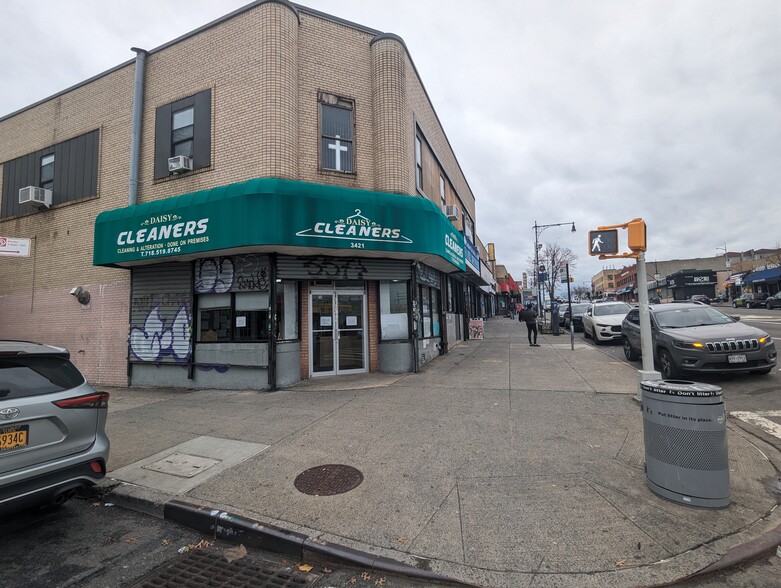 3421-3439 Boston Rd, Bronx, NY à louer - Photo de l’immeuble – Image 3 sur 11