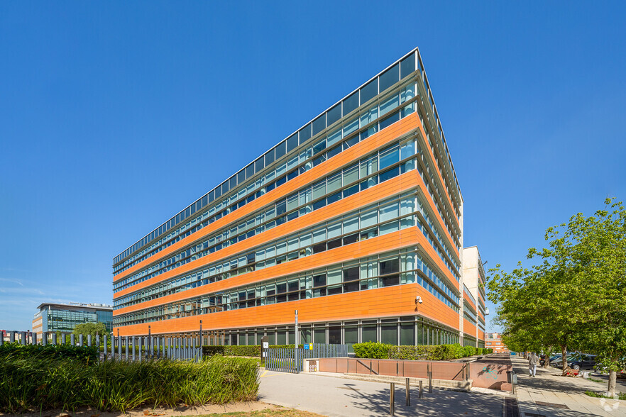 Bureau dans Avinguda Sant Ferran, 38, Cornellà de Llobregat à louer - Photo principale – Image 1 sur 3