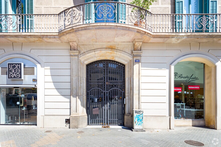 Bureau dans Barcelone, Barcelona à louer - Photo de l’immeuble – Image 2 sur 2