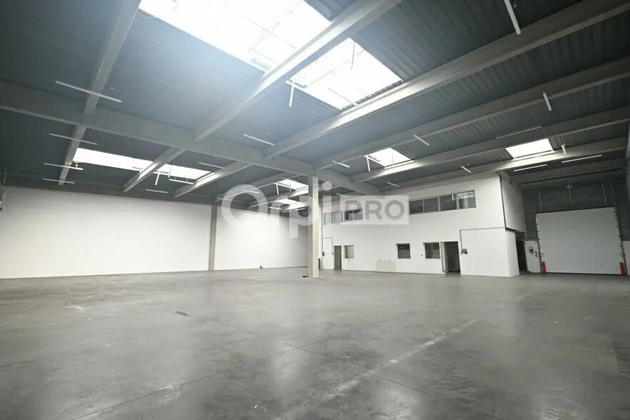 5 Rue Jacques Tati, Vaulx-en-Velin à louer - Photo de l’immeuble – Image 3 sur 11