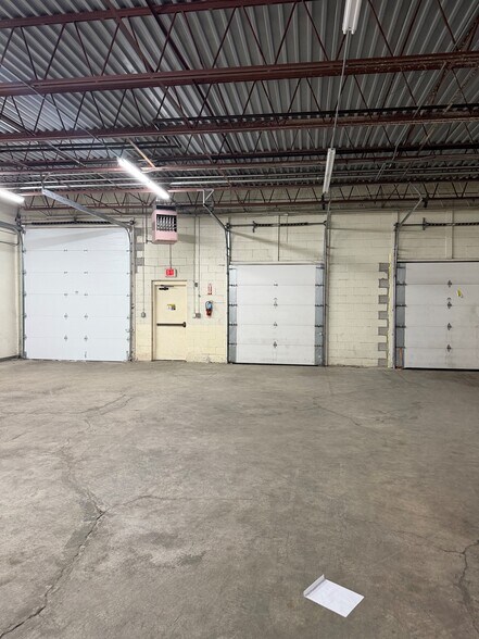 375 N French Rd, Amherst, NY à louer - Photo de l’immeuble – Image 3 sur 5