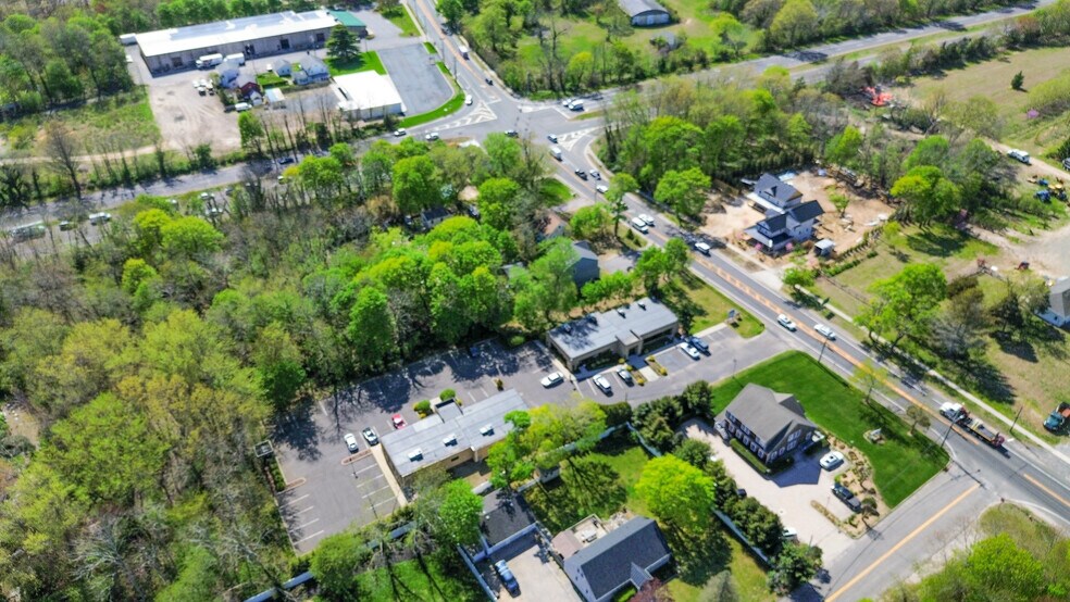 189 Main Rd, Riverhead, NY à vendre - Photo de l’immeuble – Image 3 sur 71