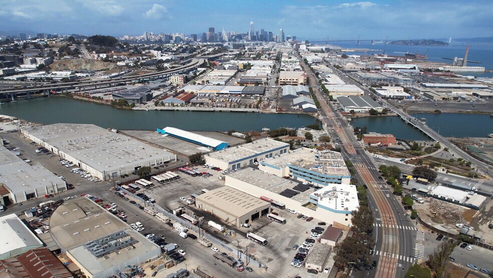 3550 3rd St, San Francisco, CA à louer - Photo de l’immeuble – Image 3 sur 10