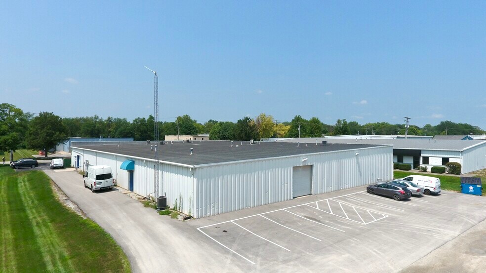 15252 Stony Creek Way, Noblesville, IN à vendre - Photo de l’immeuble – Image 3 sur 9