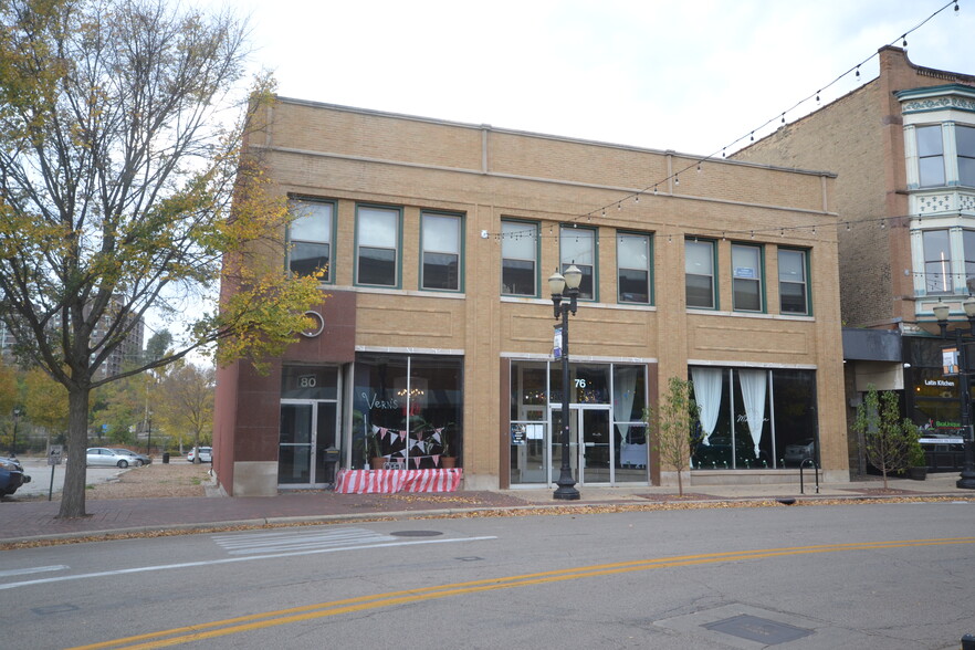 76-80 S Grove Ave, Elgin, IL à vendre - Photo de l’immeuble – Image 2 sur 9