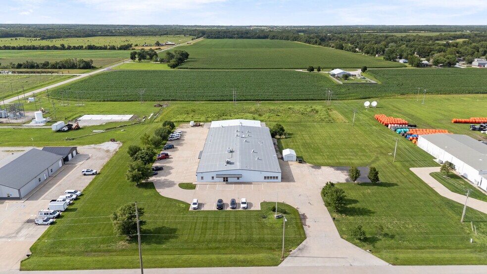 900 W Miller Rd, Iola, KS à vendre - Photo de l’immeuble – Image 2 sur 59