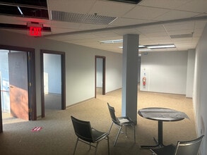 200 Lake Dr E, Cherry Hill, NJ à louer Photo intérieure– Image 1 sur 10