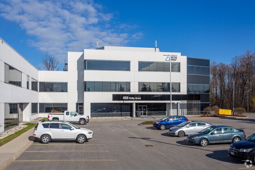 455 Phillip St, Waterloo, ON à louer - Photo de l’immeuble – Image 3 sur 4