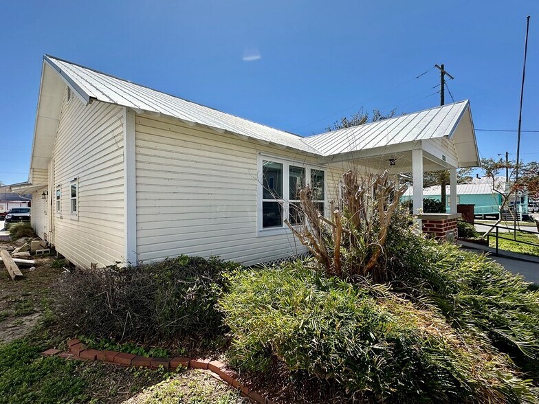 490 2nd St, Cedar Key, FL à vendre - Photo de l’immeuble – Image 2 sur 14