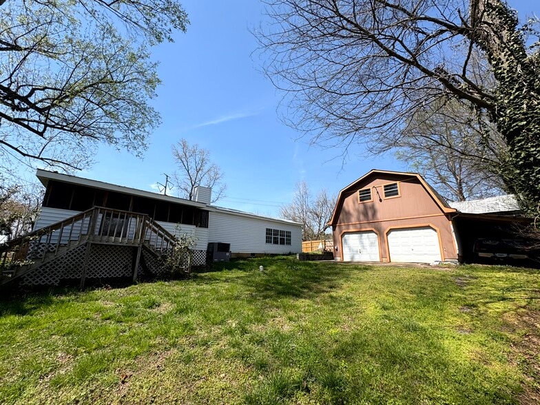 439 Oak Street No 1 SE, Acworth, GA à vendre - Photo principale – Image 1 sur 8