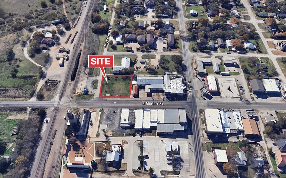 SWC W McCart St & Jackson St, Krum, TX à vendre - Photo principale – Image 1 sur 1