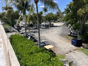 12110-12158 SW 114th Pl, Miami, FL à louer Photo intérieure– Image 2 sur 3