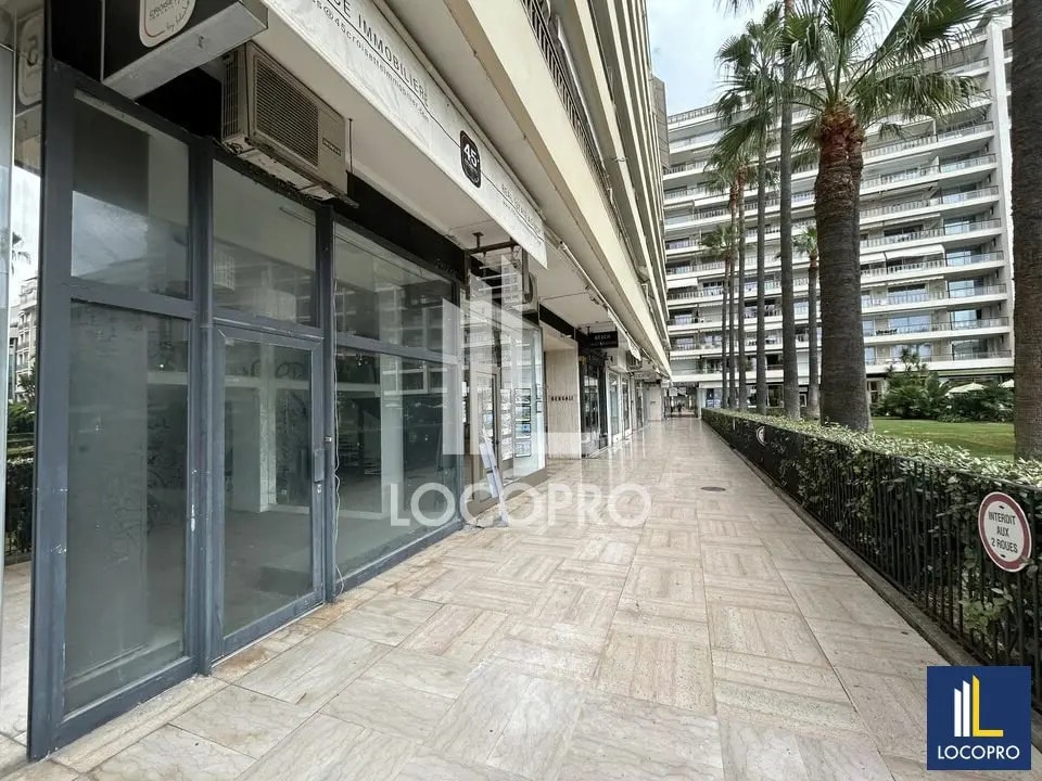 Local commercial dans Cannes à louer Photo de l’immeuble– Image 1 sur 7