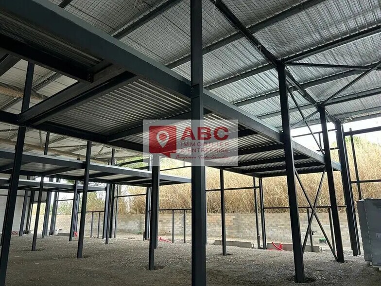 Local d'activités dans Lunel à vendre - Photo de la construction – Image 2 sur 3