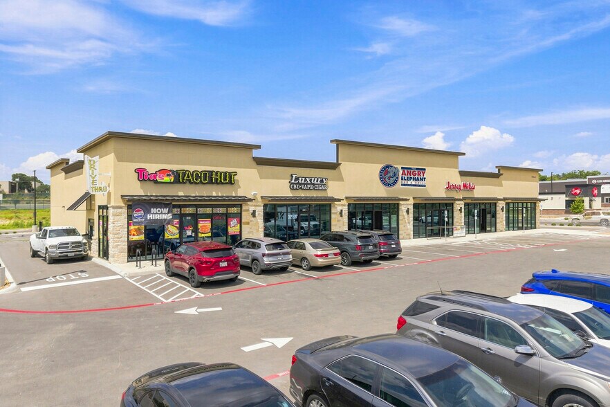 7038 N Loop 1604, San Antonio, TX à vendre - Photo de l’immeuble – Image 1 sur 5