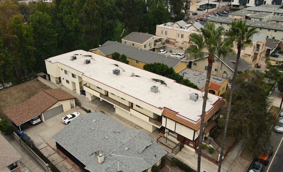 5227 Eagle Dale Ave, Los Angeles, CA à vendre - Photo de l’immeuble – Image 2 sur 11