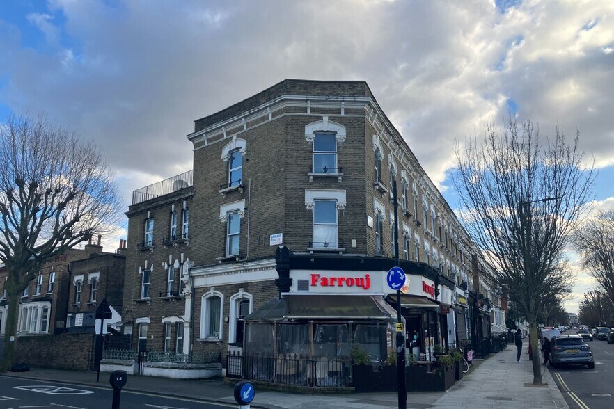 71-73 Fernhead Rd, Londres à vendre - Photo de l’immeuble – Image 3 sur 4