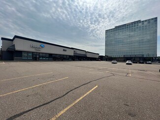 Plus de détails pour 4400-4420 Belden Village St NW, Canton, OH - Local commercial à louer