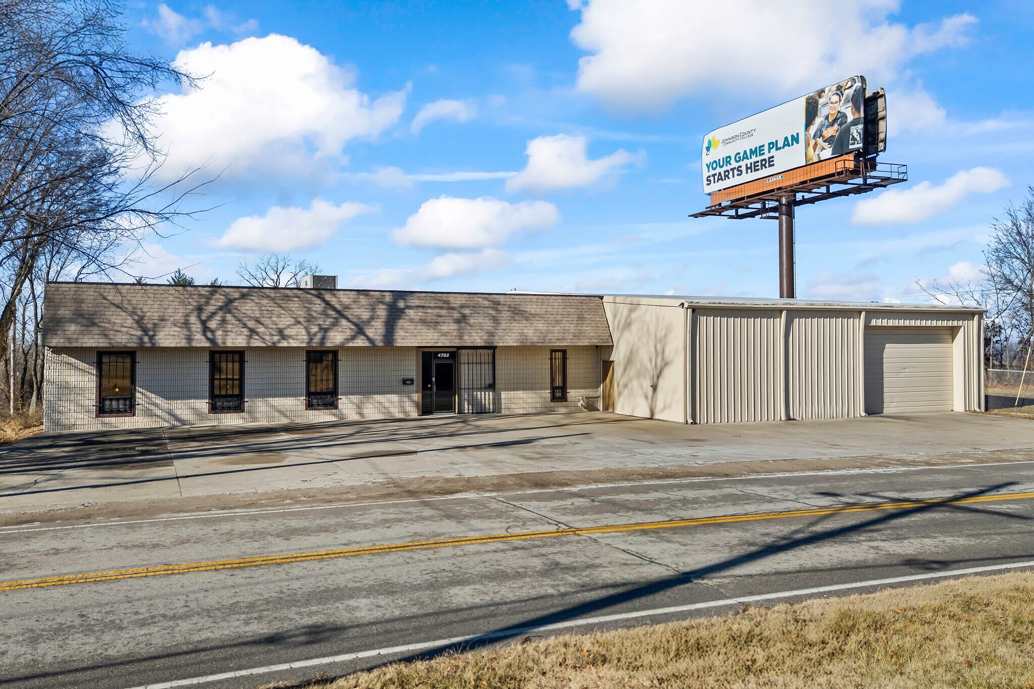 4702 Eastern Ave, Kansas City, MO à vendre Photo principale– Image 1 sur 21