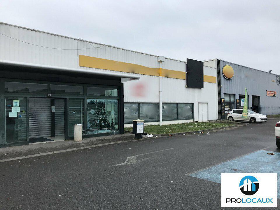 Local commercial dans Pont-Sainte-Maxence à louer Photo de l’immeuble– Image 1 sur 4