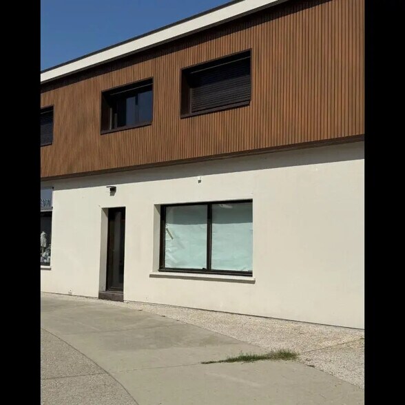 Local commercial dans Léognan à vendre - Photo de l’immeuble – Image 3 sur 3