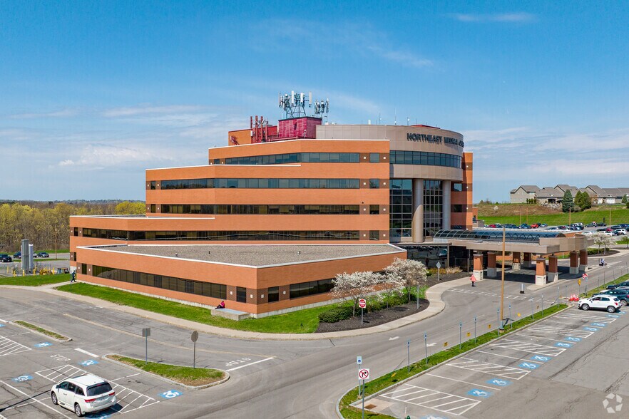 4000-4200 Medical Center Dr, Fayetteville, NY à louer - Photo principale – Image 1 sur 6
