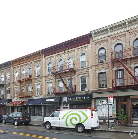 568 Manhattan Ave, Brooklyn, NY à louer - Photo principale – Image 2 sur 6