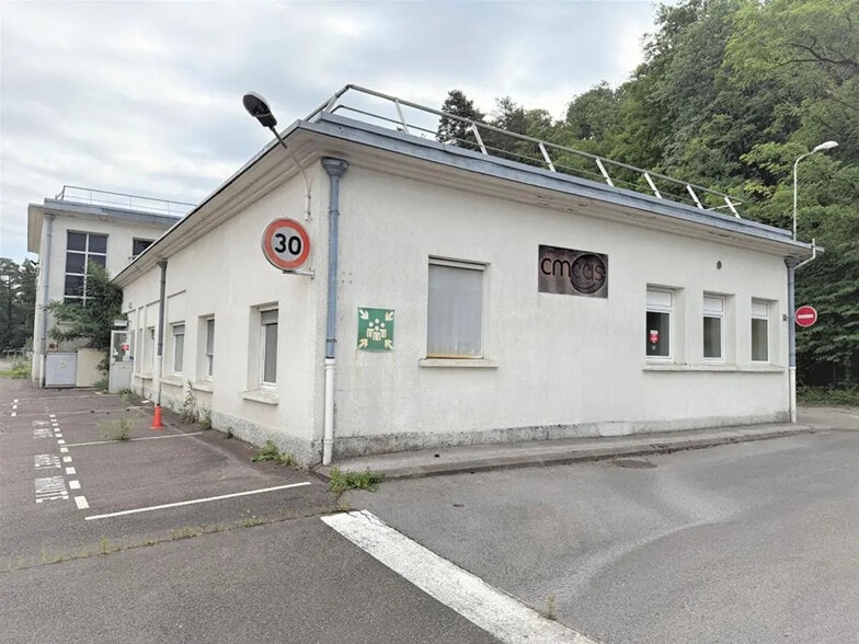 Local d'activités dans Besançon à vendre - Photo de l’immeuble – Image 2 sur 18