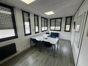 80 Rue Charles Duchesne, Aix-en-Provence à vendre Photo intérieure– Image 2 sur 10