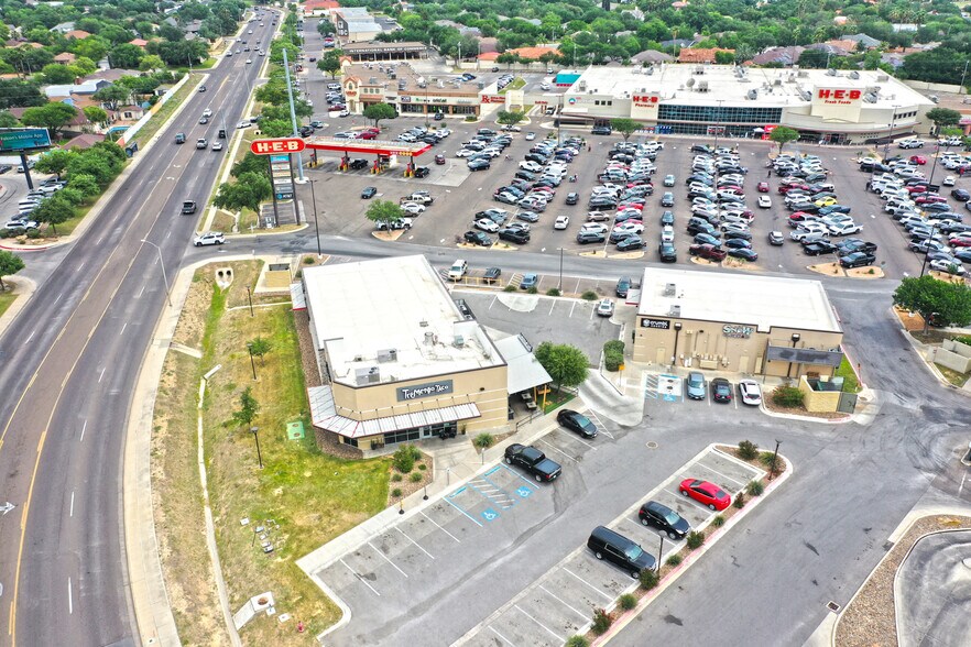 7709 McPherson Rd, Laredo, TX à vendre - Photo de l’immeuble – Image 3 sur 12