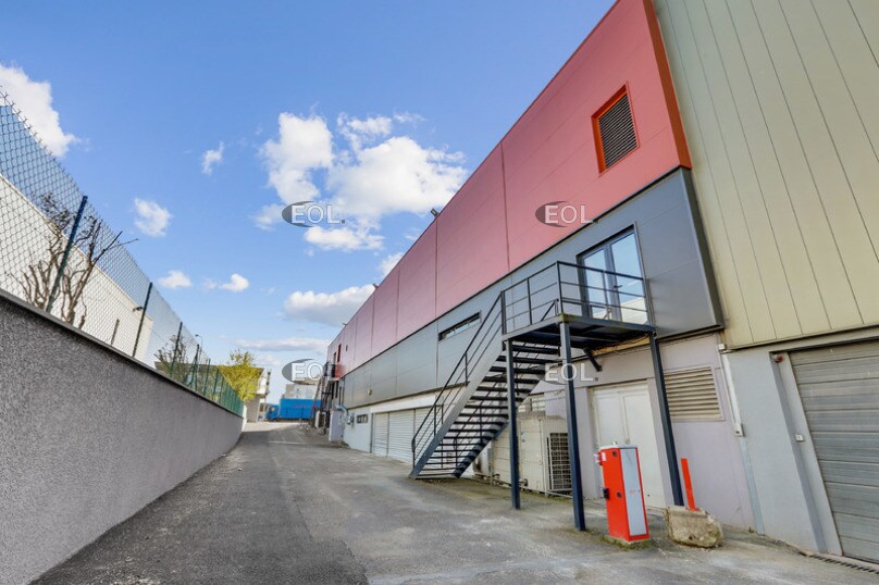 Industriel/Logistique dans Créteil à louer - Photo de l’immeuble – Image 2 sur 11